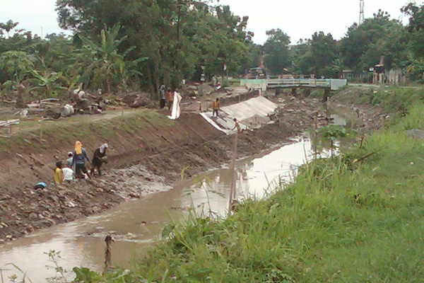 BBWS Normalisasi Saluran Sekunder Sindupraja, Petani Semringah