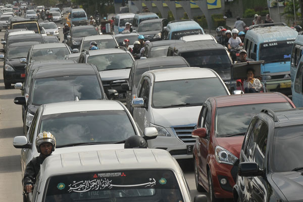 Macet Dimana-mana, Warga: Dari Cipto ke Wahidin aja Masa 1 Jam?