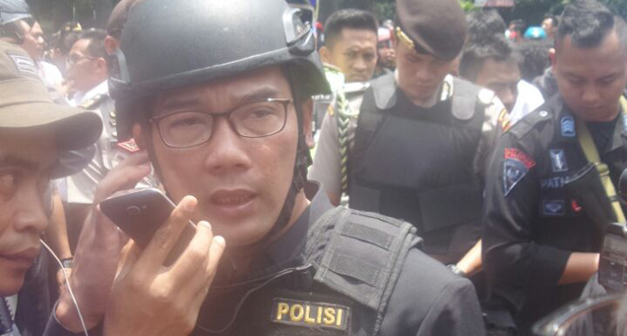 Pakai Rompi Anti Peluru, RK Tinjau Lokasi Baku Tembak