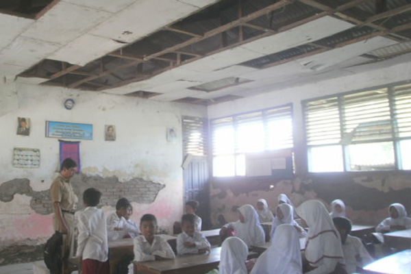 Ruang Kelas SDN Tempel Rusak Berat, Keselamatan Siswa Terancam