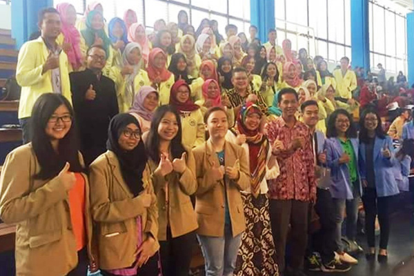 3 Mahasiswa Uniku Raih Beasiswa CA Indonesia