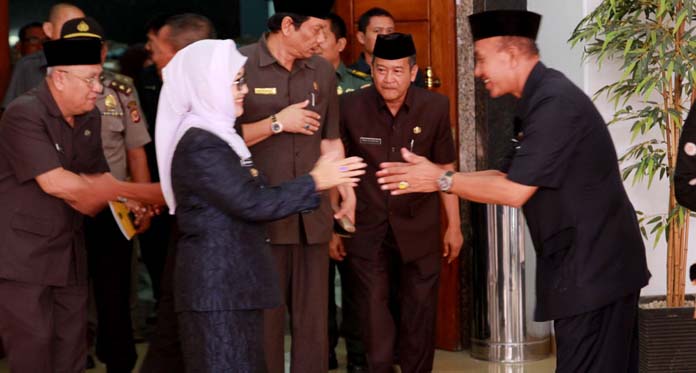 Banyak Anggota Dewan Indisipliner, Rapat Paripurna Molor