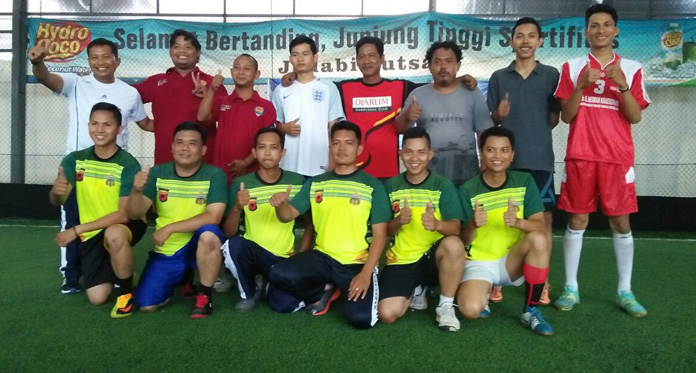 Jalin Kemitraan, Polisi dengan Jurnalis Cirebon Duel di Laga Futsal