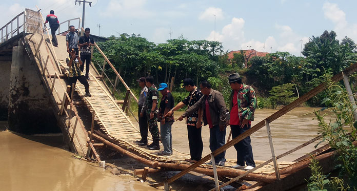 Jembatan Putus, Harus Memutar 5 Km