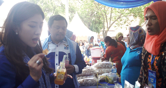 Weekend di Cirebon, PIA DPR Fraksi Demokrat Helat Bazar UMKM