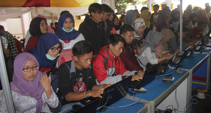 Kunjungi Job Fair Kuningan, Ada 5.000 Lowongan Pekerjaan