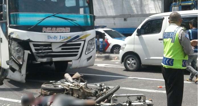 Braakk, Sepeda Motor Masuk Kolong Bus, Innalillahi Warga Majelengka Tewas