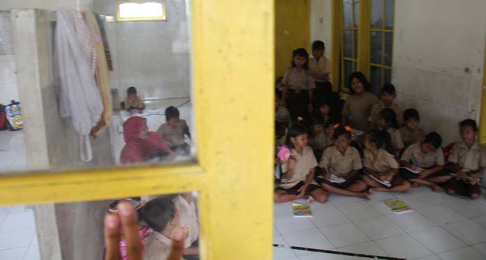 Sudah 2 Tahun Belajar Lemprakan di Musala, Siswa: Leher dan Punggung Pegal-pegal