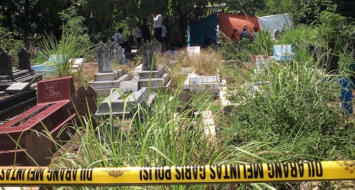 Makam Korban Pembacokan Dibongkar, Polisi Lakukan Otopsi
