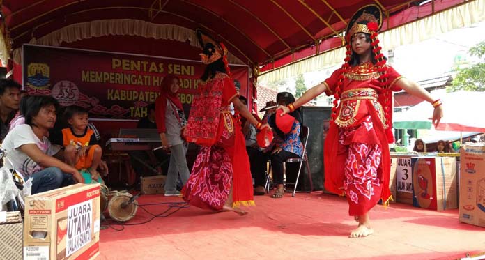 Rayakan Harjad Ke-535 Kabupaten Cirebon, Warga Panguragan Jalan Sehat