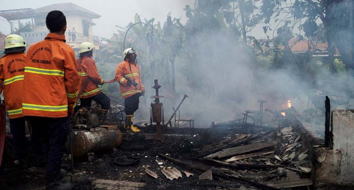 Diduga karena Obat Nyamuk, 4 Kios Terbakar