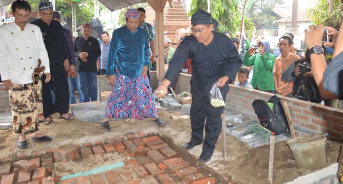 Warga Sirnabaya Gunung Jati Napak Tilas Kerajaan Singapura