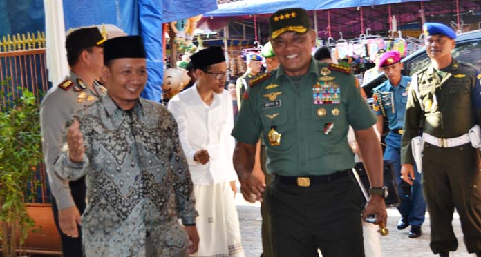 Panglima TNI Ajak Santri dan Masyarakat Jaga NKRI