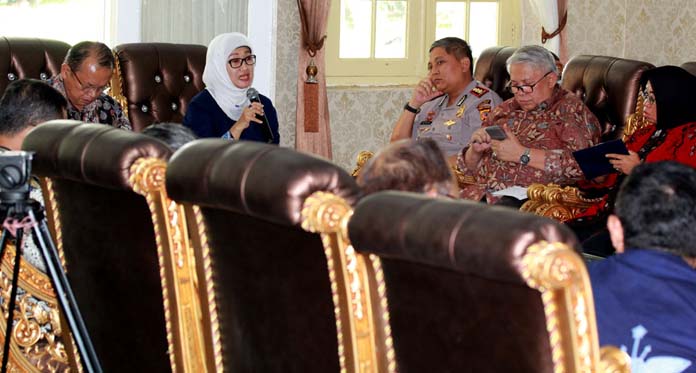 Di Hadapan Komisi IX DPR, Bupati Anna Ungkap Maraknya Calo TKI