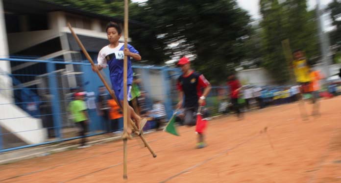 Liburan, Pelajar SD hingga Ibu-ibu PKK Ikut Lomba Permainan Tradisional