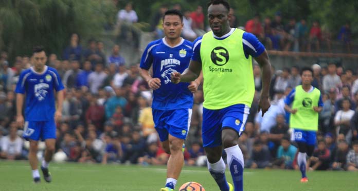 Essien Lebih Friendly, Selalu Ikuti Instruksi Pelatih