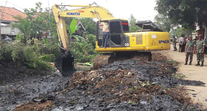 Masyarakat Senang, TNI Lakukan Normalisasi Sungai