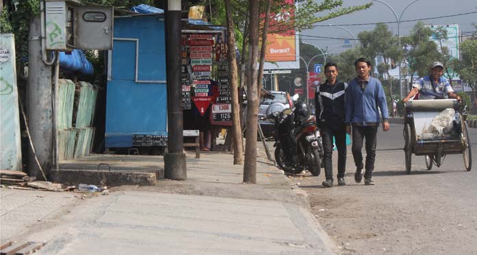 Trotoar Diperbaiki, Pejalan Kaki Malah Gak Nyaman