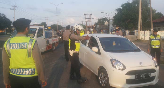 Cegah Gerakan ke Jakarta, Polres Indramayu Razia Tol Cipali dan Perbatasan