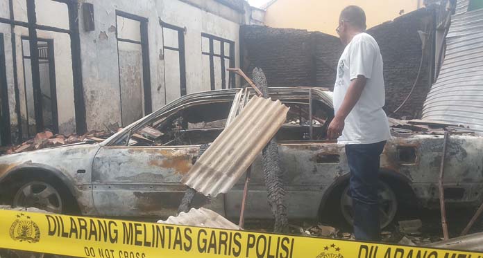 Dua Ruko Hangus Terbakar, Kerugian Capai Ratusan  Juta Rupiah