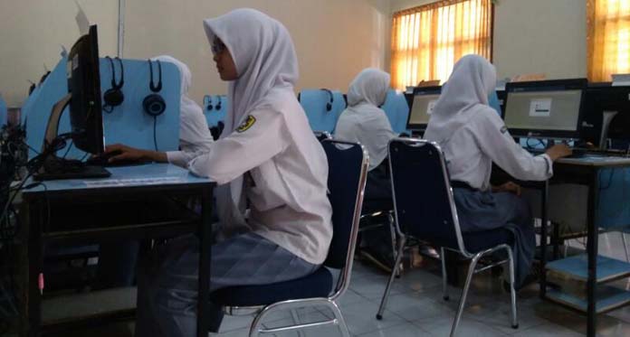 Hari Pertama UNBK SMA Lancar, Panitia Khawatir Jaringan Lelet