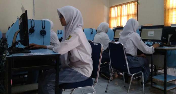 SMAN 4 Cirebon Kali Kedua Helat UNBK, Ujian Tetap Dibagi Tiga Sesi
