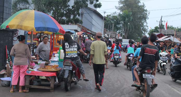 Jalan Achmad Yani Indramayu Jadi Lokasi Favorit Berburu Takjil