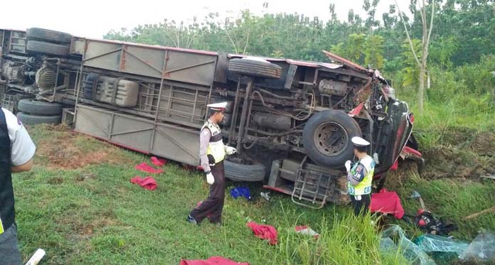 Bus Pariwisata Terbakar di Tol Cipali, 1 Orang Tewas