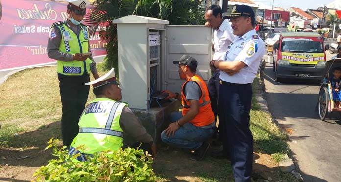 Horeee, Lampu Merah Weru Mulai Besok Sudah Nyala Lagi