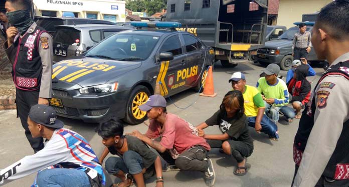 Tingkatkan Patroli, Polisi Razia Preman dan Anjal