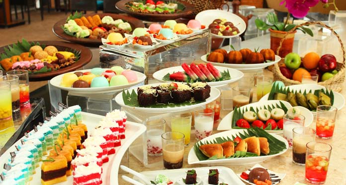 Buka Puasa Sekenyangnya di Kampoeng Ramadan Hotel Aston