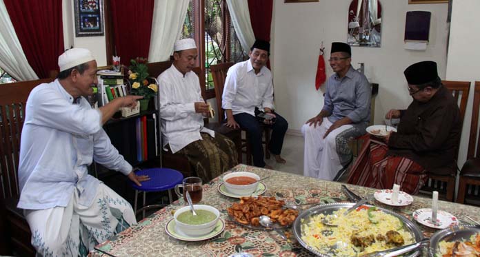 Kiai Sepuh Jawa Timur Doakan Dahlan