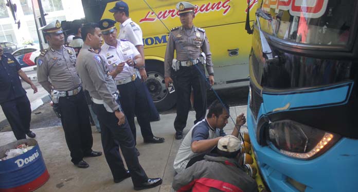 Tidak Laik Jalan, Lima Bus AKAP Dikandangkan