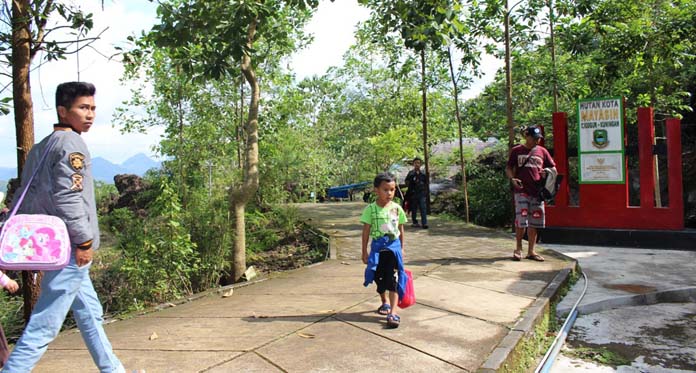 November, Kebun Raya Kuningan Dibuka