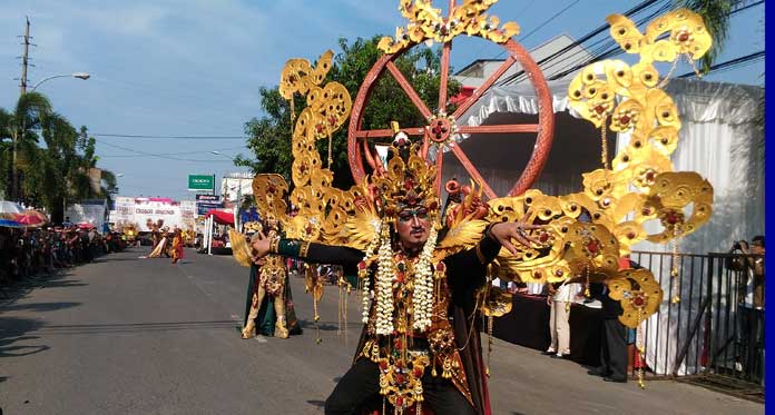 Caruban Carnival 2017 Ekspose Paksi Naga Liman dan Mega Mendung