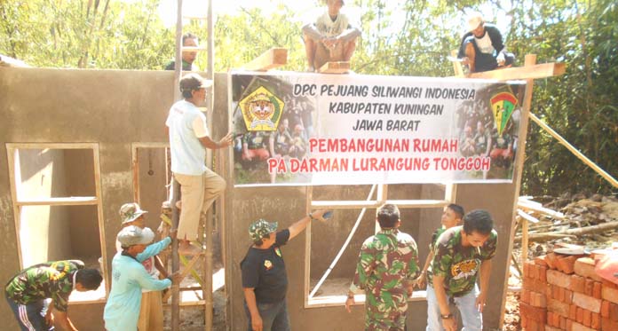 Pejuang Siliwangi Kuningan Bangun Rumah Warga Pra Sejahtera