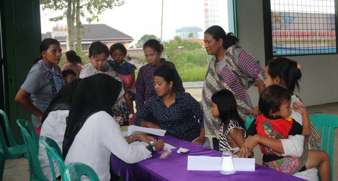 PT Cirebon Power Berikan Pengobatan Gratis, Warga Senang