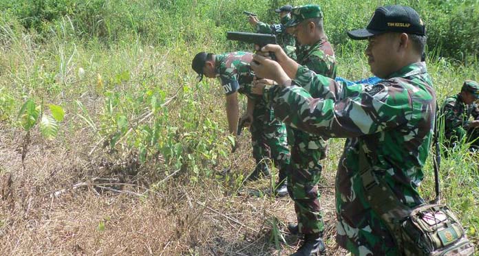 Asah Kemampuan, Prajurit Kodim Kuningan Latihan Menembak