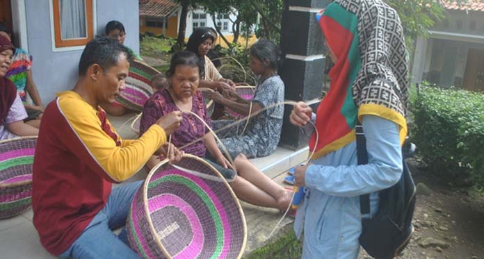 Disperdag Masih Andalkan Kerajinan Rotan sebagai Produk Unggulan