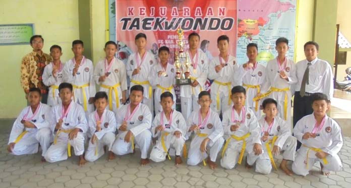 Santri Penghafal Alquran SMPP Al Hikmah 2 Borong Medali Taekwondo