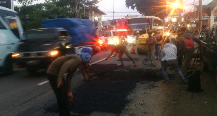 Persiapan Jalur Mudik Lebaran, Lubang Jalan Nasional Kembali Ditambal