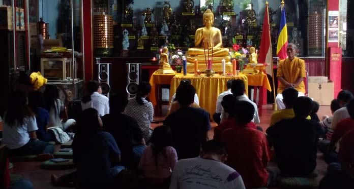 Peringati Waisak, Umat Budha Berbagi Cinta Kasih, Hargai Perbedaan