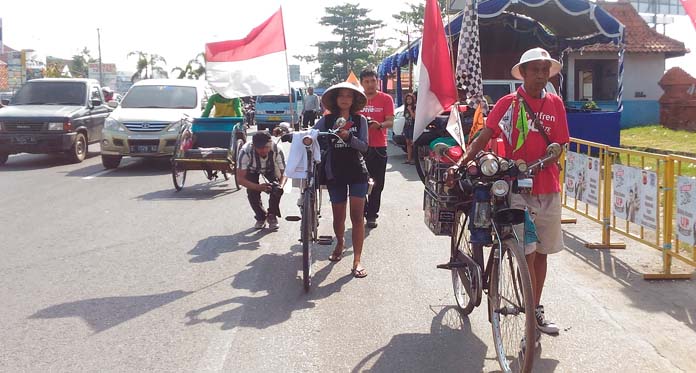 Mudik Unik Bapak dan Anak, Pakai Sepeda Ontel dari Kota Depok ke Purbalingga