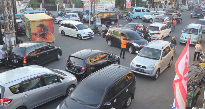 Jelang Mudik, Masih Banyak Pak Ogah yang Turun Atur Kendaraan