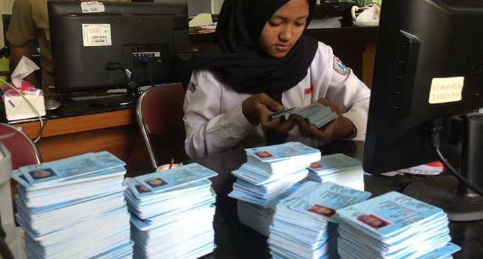 Disdukcapil Kota Cirebon Hentikan Pencetakan E-KTP