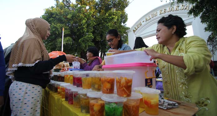 PKL Diusir dari Depan At Taqwa, Pindah ke Gerbang Alun-alun