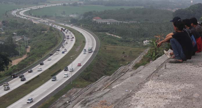 H-1 Lebaran, Volume Kendaran Pemudik yang Melintas Tol Cipali Berkurang