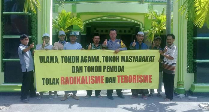 Tidak Hanya Penyuluhan, Polisi Pasang Spanduk Tolak Radikalisme dan Terorisme