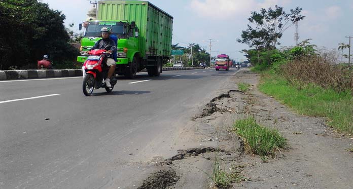 Waspadai Jalan Bergelombang di Jalur Pantura Ini