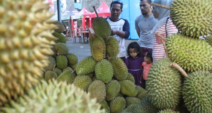 Wuiihh… Ada Pesta Durian di Waterboom Sangkan Park